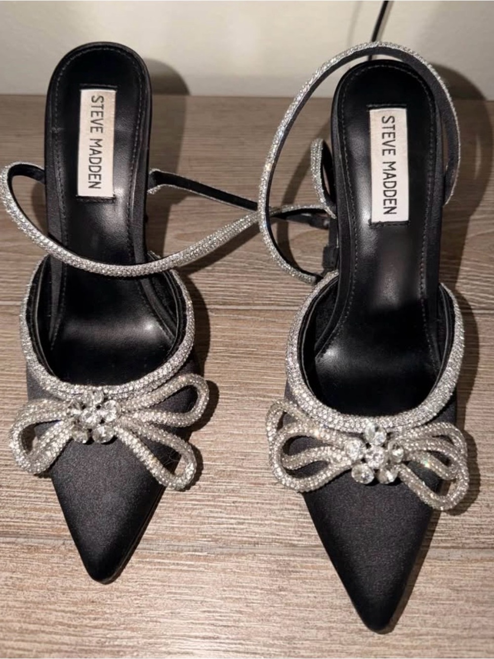 Steve Madden Black Satin Pointed Toe Heels with Crystal Bow size 7